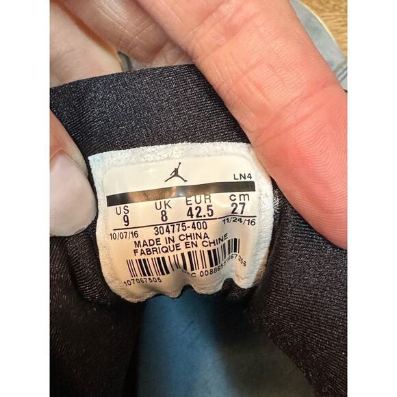 Air Jordan 7 Retro Pantone - Picture 5 of 9